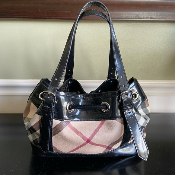 Patent leather trim Burberry shoulder purse - Picture 2 of 3